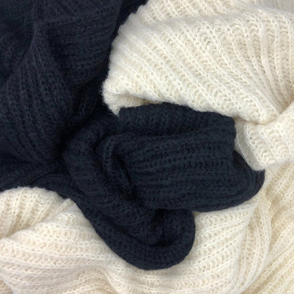Chunky Black Knit Alpaca Scarf - Luxury Winter Accessory